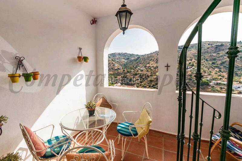 Foto fda659b6-48c3-469c-a4ae-3bffda9039dd. Casa adossada a Torrox pueblo Torrox