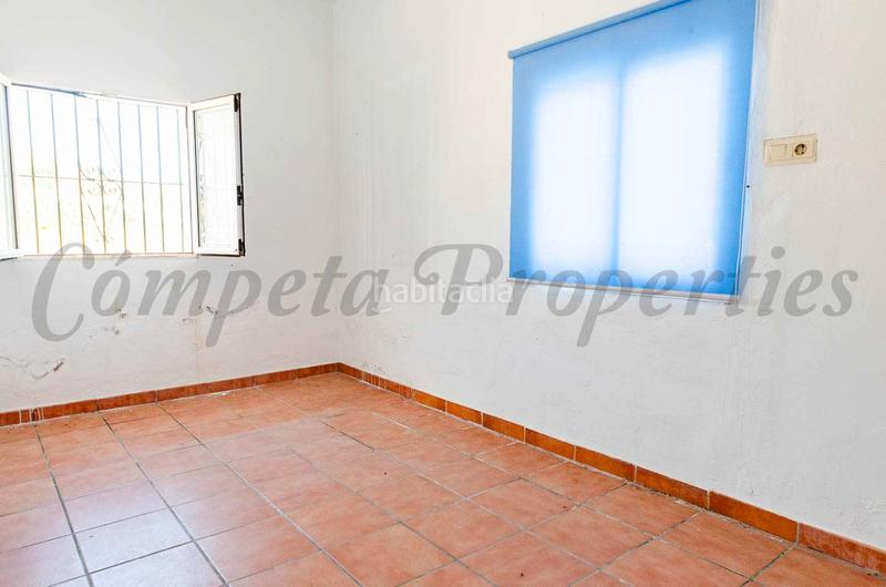 Foto 0ccb73c7-df01-4947-9298-d58cb61fff42. Masía 3 en 1: dos casas de campo habitables y una para reformar en Torrox