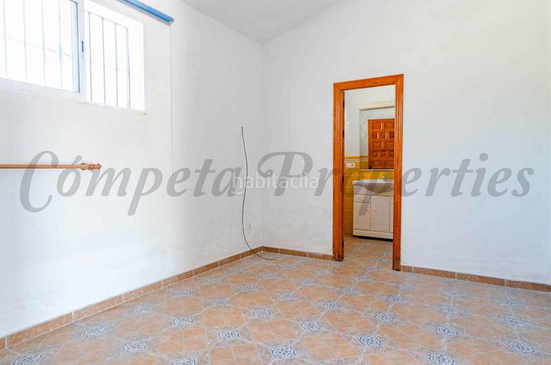 Foto 2f7ae877-01b9-45f6-a055-95c0557e8e51. Masía 3 en 1: dos casas de campo habitables y una para reformar en Torrox