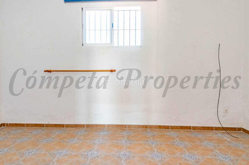 Foto 8c142672-4fc0-4c3a-82d5-92a359b80996. Masía 3 en 1: dos casas de campo habitables y una para reformar en Torrox