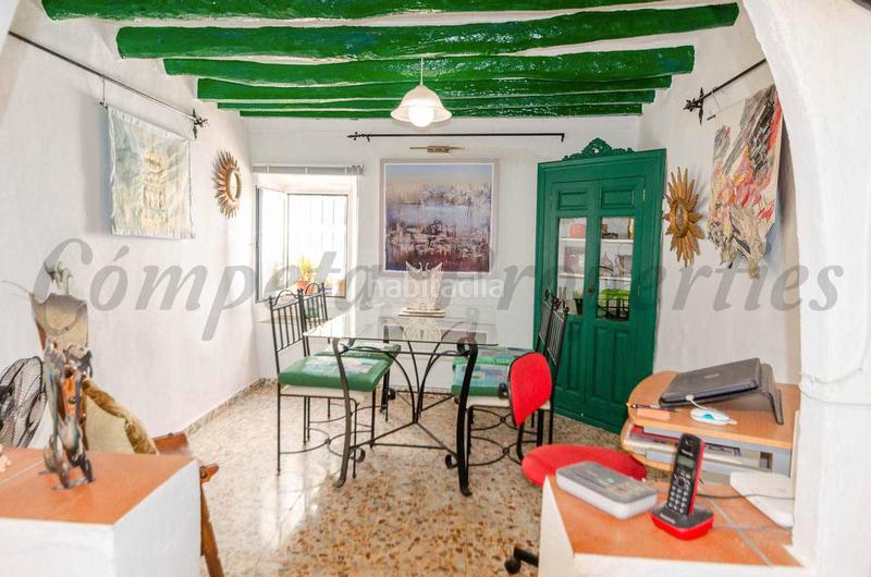 Foto 7d0b662e-7a15-483e-a077-8071cad1add0. Casa pareada encantadora casa tradicional con terrazas y taller en el corazón en Cómpeta