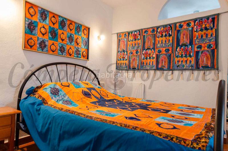 Foto a72f7e65-a7e1-4b34-a2b9-28d3e09ae480. Casa pareada encantadora casa tradicional con terrazas y taller en el corazón en Cómpeta