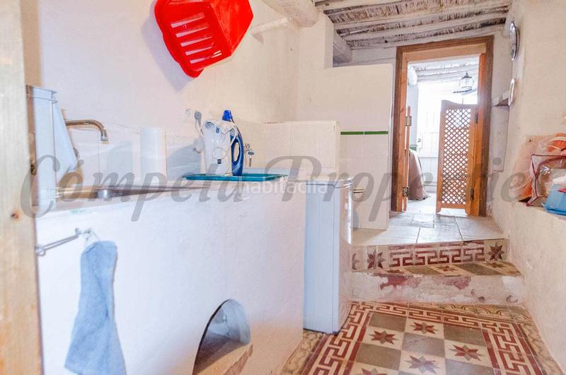 Foto ade46999-fd34-4cc9-a6cc-617322ff487b. Casa pareada encantadora casa tradicional con terrazas y taller en el corazón en Cómpeta