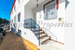Casa adossada a Canillas de Albaida. Casa adosada en canillas de albaida - ¡tu nuevo hogar te espera!