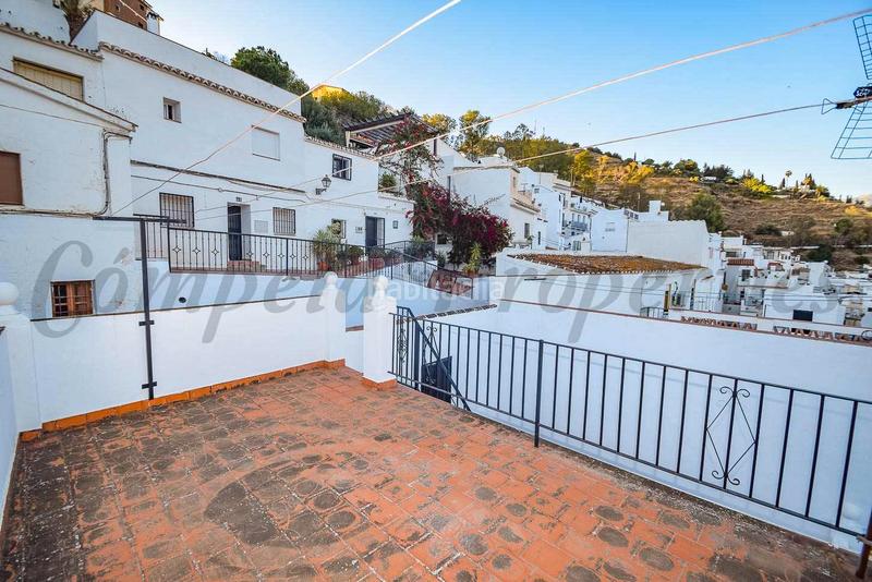 Foto 2a78aea3-facb-4e37-825d-b8c6f9aa4602. Reihenhaus in Torrox pueblo Torrox