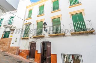 Casa adossada a Cómpeta. Casa tradicional en el centro de cómpeta