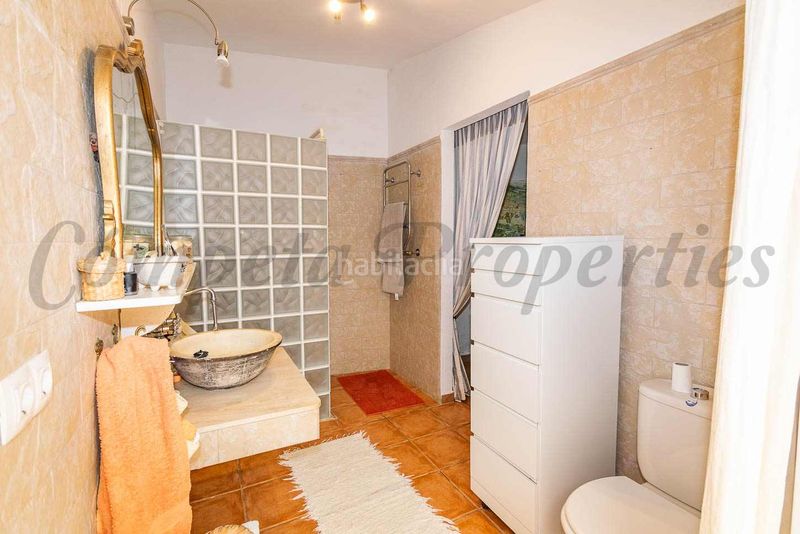 Foto 81f74d0d-b2ad-45b3-9051-fff251d544af. Chalet avec cheminée chauffage parking piscine dans Torrox