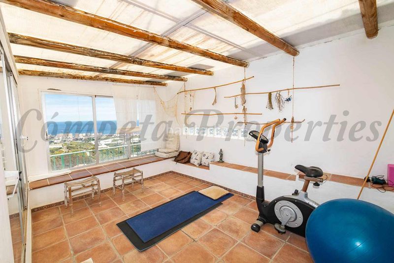 Foto e893f035-fe7a-4a25-af02-385d462c8c7a. Chalet avec cheminée chauffage parking piscine dans Torrox