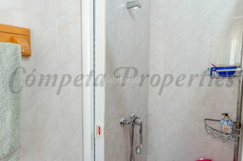 Foto bc28d607-6b76-477f-8962-ceca6c041066. Masia amb xemeneia calefacció aparcament piscina a Cómpeta