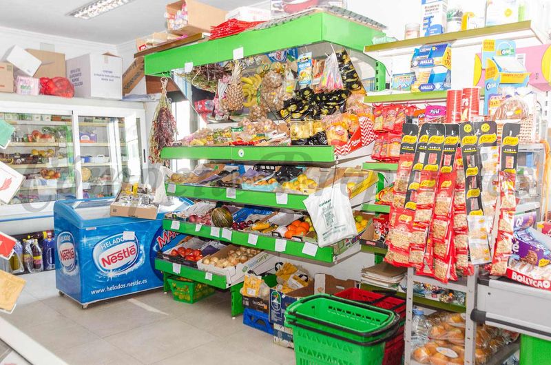 Foto 48eb22bf-80e3-48c6-8090-d6387793c2ed. Casa amb xemeneia a Canillas de Albaida