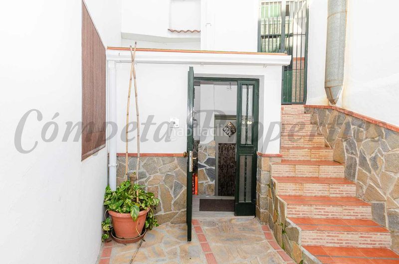 Foto c6ce6a68-e5ad-4d3d-bcee-1aa9d5127992. Casa amb xemeneia a Canillas de Albaida