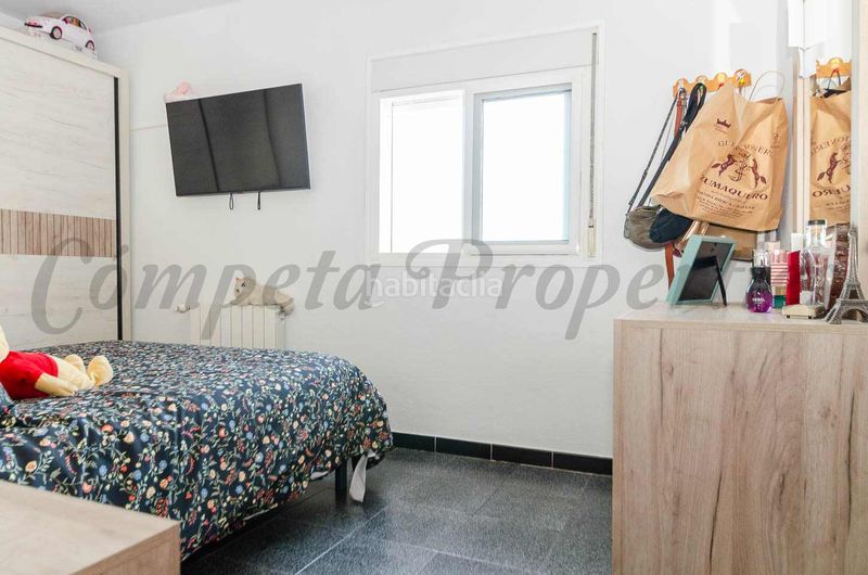 Foto d9167b5e-aa69-4504-ae41-04a8995d4b85. Casa amb xemeneia a Canillas de Albaida