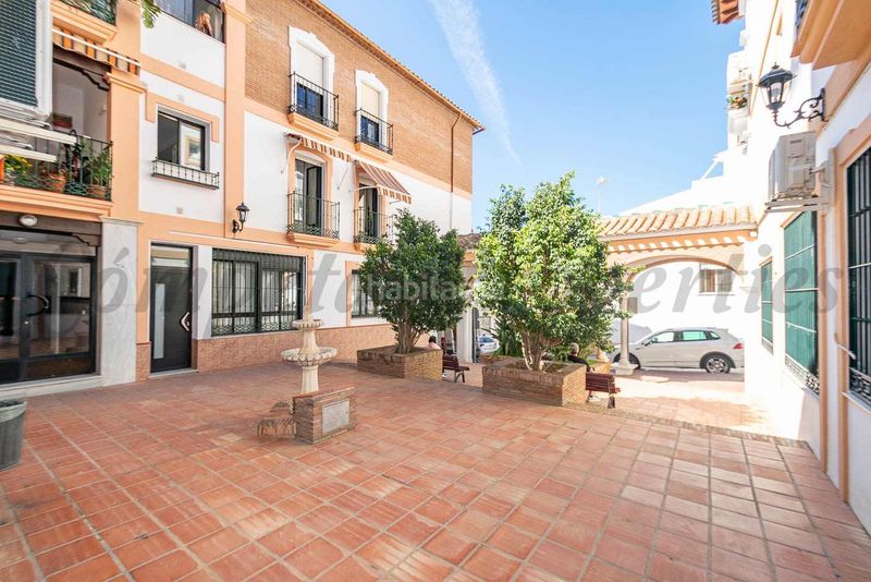 Foto f7351cd7-fdc6-41cd-b2de-974bfac8fdc0. Local comercial amb calefacció a Torrox pueblo Torrox
