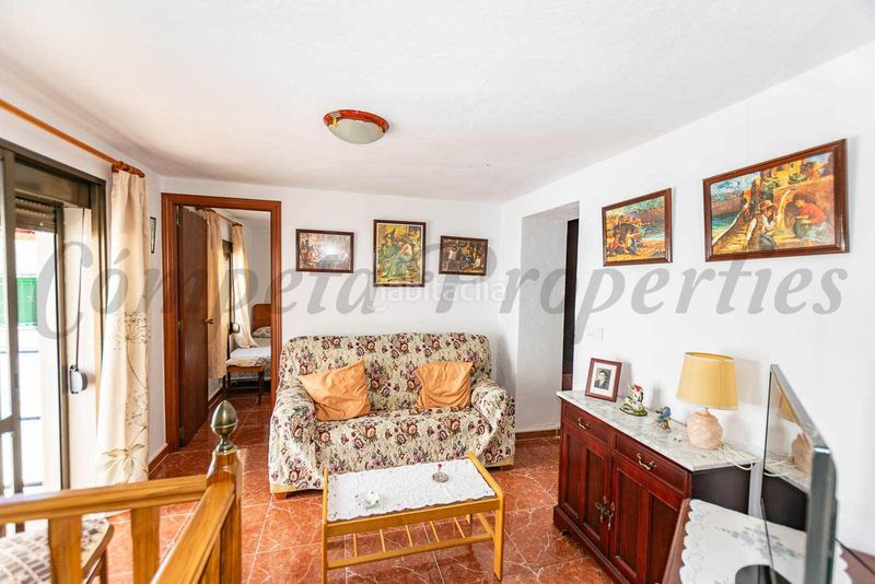 Foto 6eb8a5f9-7ea2-457e-8c8a-4da536ea3fc2. Casa adossada a Cómpeta