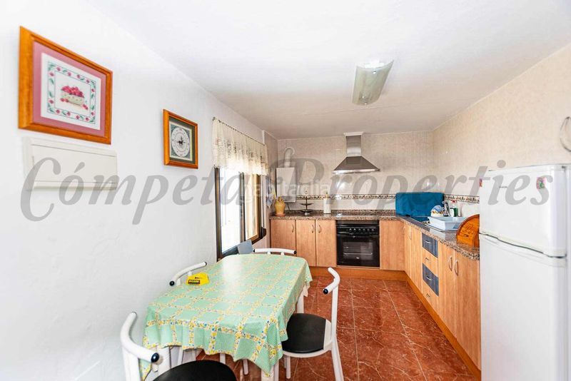Foto c2ce9260-68f0-4ca7-a26d-182d5efed550. Casa adossada a Cómpeta