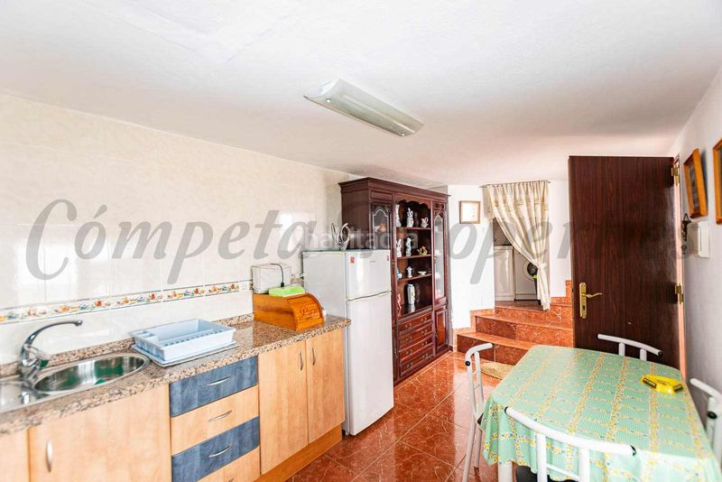 Foto fe8745b4-3ff7-47c2-b3a5-503605e4effb. Casa adossada a Cómpeta