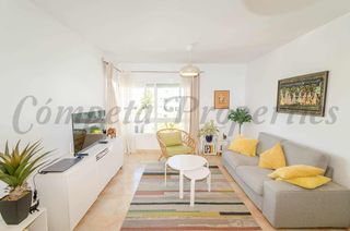 Etagenwohnung in El Peñoncillo. Apartamento amplio en peñoncillo, torrox-costa. solo 200m. de la