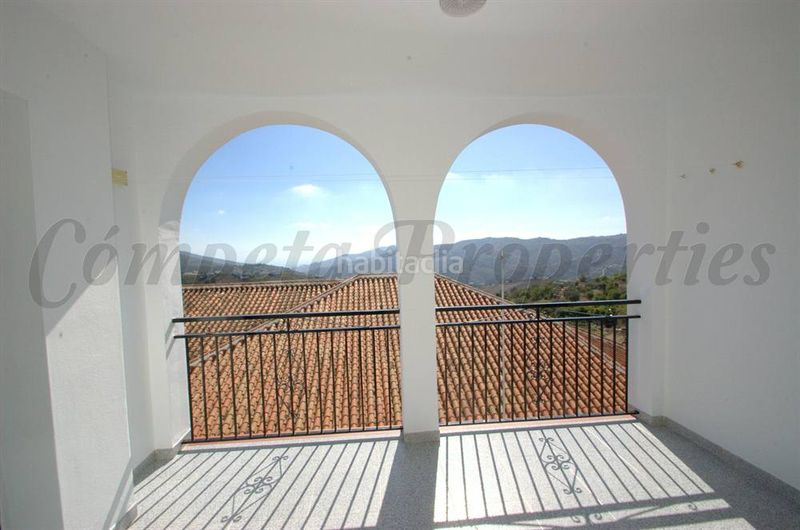 Foto 0ac90cf1-d98c-4816-8478-d1870d2e9edb. Casa adossada a Cómpeta