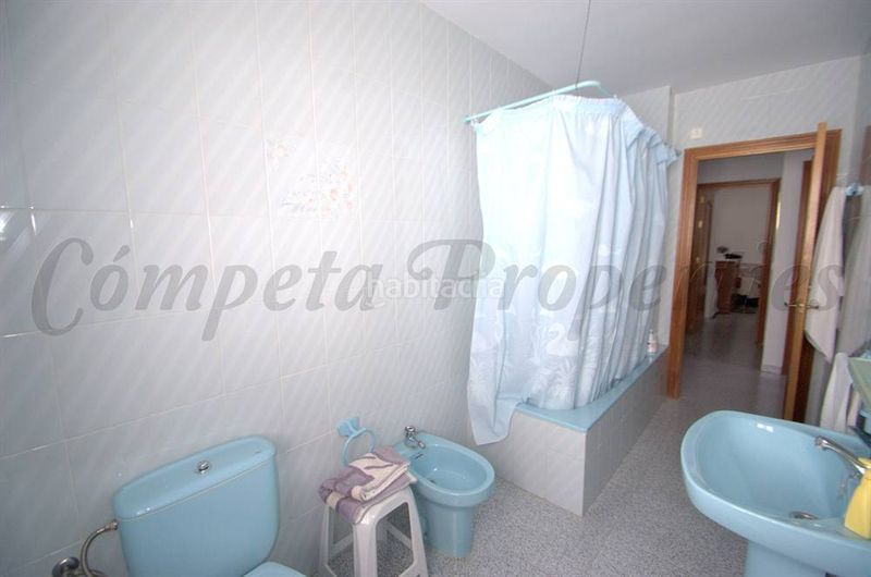 Foto b655b2cc-505b-461b-83e9-2f9b5fa098af. Casa adossada a Cómpeta