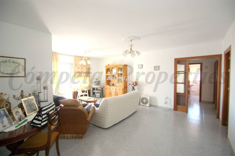 Foto d3cedacd-5eff-409a-82d9-1cb65b1f28f7. Casa adossada a Cómpeta
