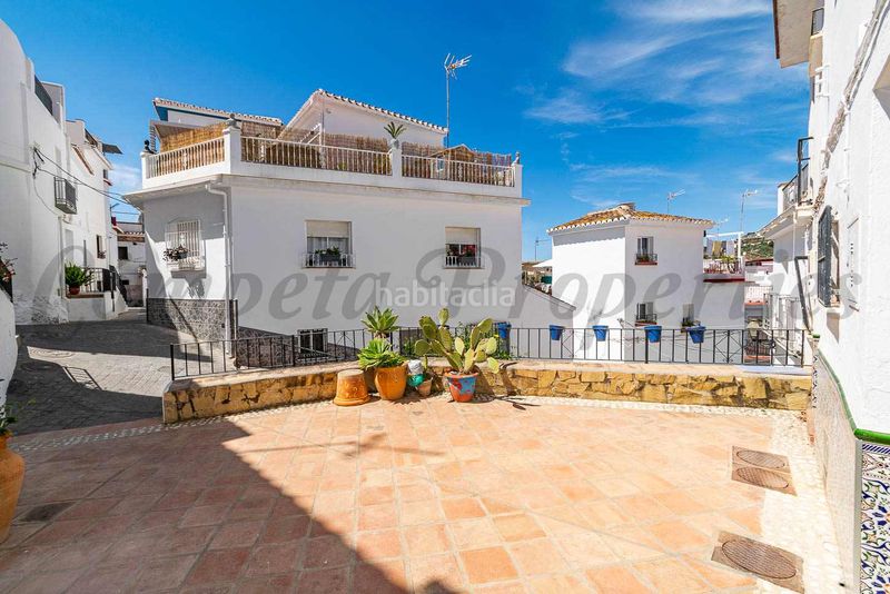 Foto 1a3e6332-cd13-45c3-a441-176d26e162c8. Casa adossada a Torrox pueblo Torrox