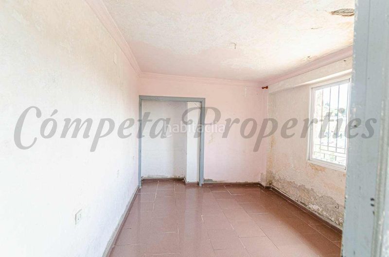 Foto 055c0b20-2557-419c-966f-501ff1489188. Casa adossada amb aparcament a Cómpeta