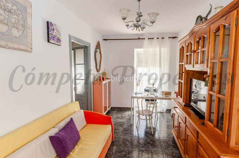 Foto cb75c564-d0a4-4eff-ba57-6df03e89ab4f. Casa adossada amb aparcament a Cómpeta