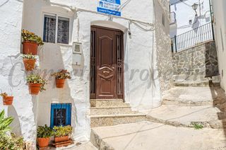 Casa adossada a Cómpeta