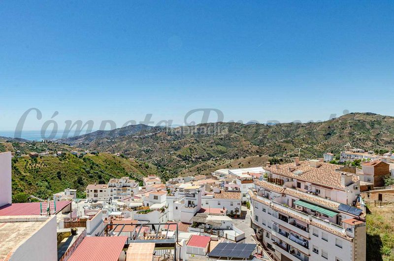 Foto ef5a1a91-2482-46fe-9d40-0c9284f90240. Casa adossada a Cómpeta