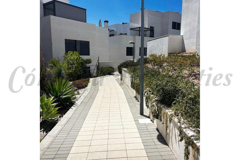 Foto dfa388ab-531f-4539-85b2-66d40c1f5005. Apartament amb aparcament piscina a Velilla - Velilla Taramay Almuñécar