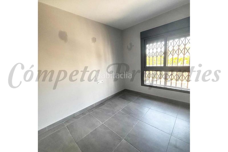 Foto 4c7f8aac-f3b2-4b1e-ba21-61b33c71ca07. Apartament amb aparcament piscina a Velilla - Velilla Taramay Almuñécar