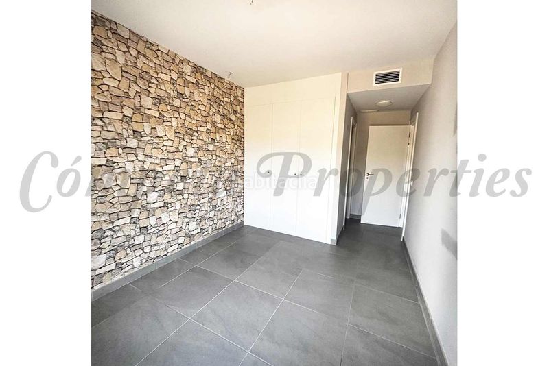 Foto 9af0bba8-6ca1-4534-b8eb-d2ab1f8392a9. Apartament amb aparcament piscina a Velilla - Velilla Taramay Almuñécar