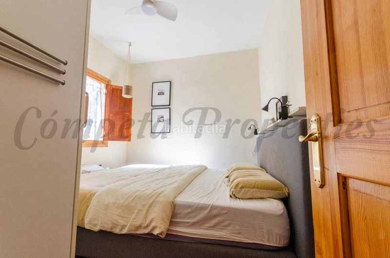 Foto c6de3bde-4112-4423-aa2e-d9f52ff3837c. Masia amb xemeneia aparcament a Residencial Jardín Botánico Málaga