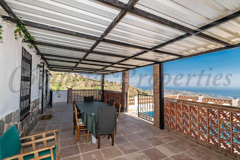 Foto d57d9231-a79d-4215-8084-6f1d6e8df668. Masia amb xemeneia aparcament piscina a Torrox pueblo Torrox