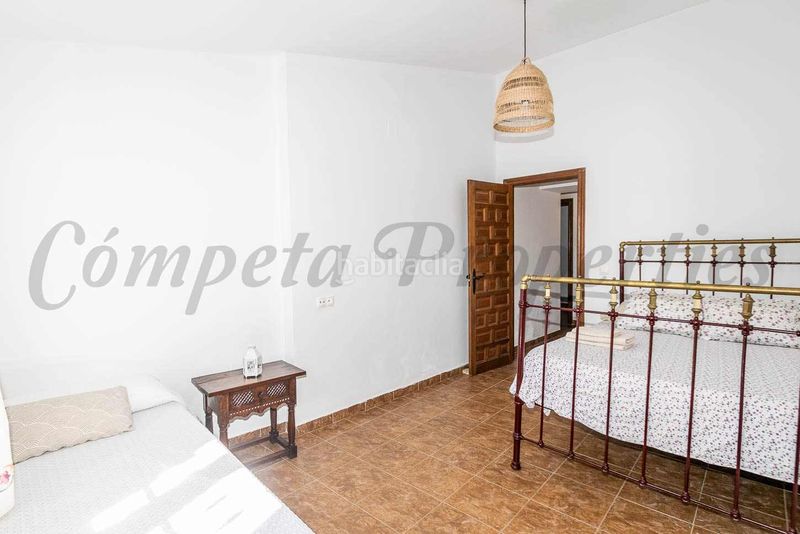 Foto edbe3843-a210-437a-b1bb-e5e2c8bd0189. Masia amb xemeneia aparcament piscina a Torrox pueblo Torrox