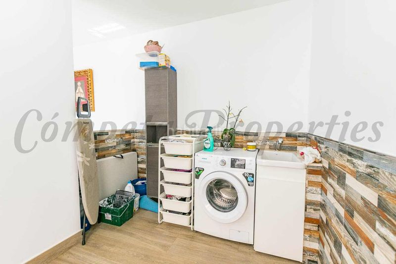 Foto a952af68-575b-4b4a-9e45-e0f1dd0778ef. Casa adossada amb calefacció a Cómpeta