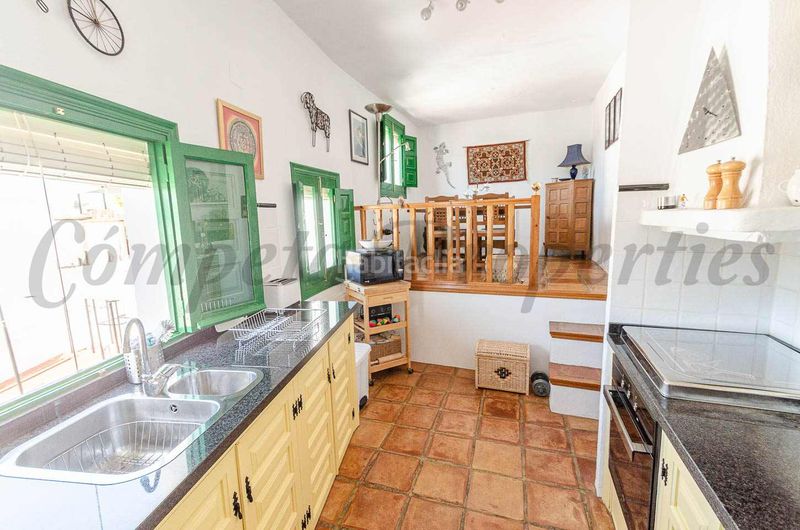 Foto ac3565c5-666a-4a9b-bacf-bf8e4627d49d. Casa adossada a Cómpeta