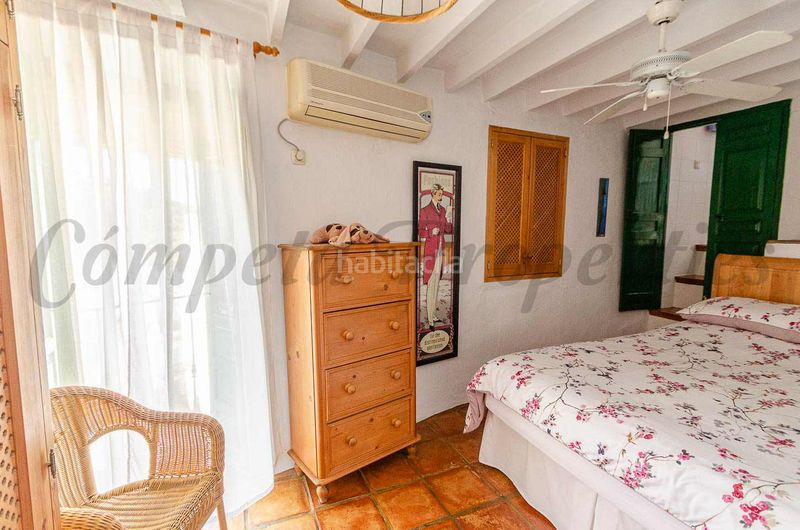 Foto bd465444-00fe-41a3-8b83-245ff2040f7e. Casa adossada a Cómpeta