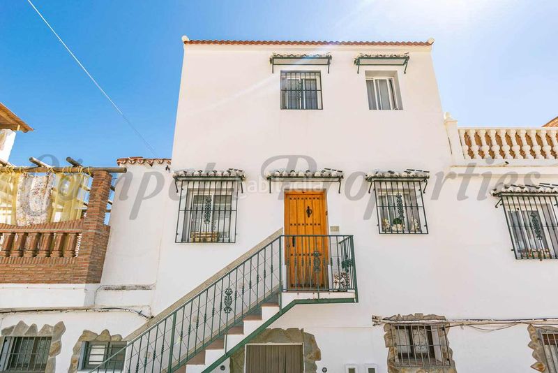 Foto 17760a5a-3a50-4b92-8855-77687b13c389. Casa adossada a Cómpeta