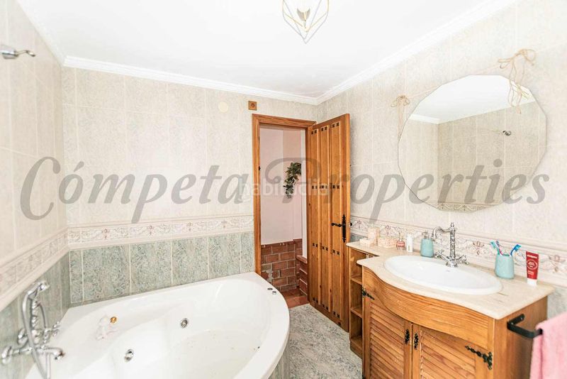 Foto 9777328b-1213-4956-a6d4-eb65e2a5734f. Casa adossada a Cómpeta