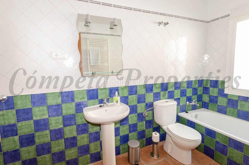 Foto e2bb85e5-d2c8-4b52-b475-871d47581d97. Xalet amb xemeneia calefacció piscina a Cómpeta