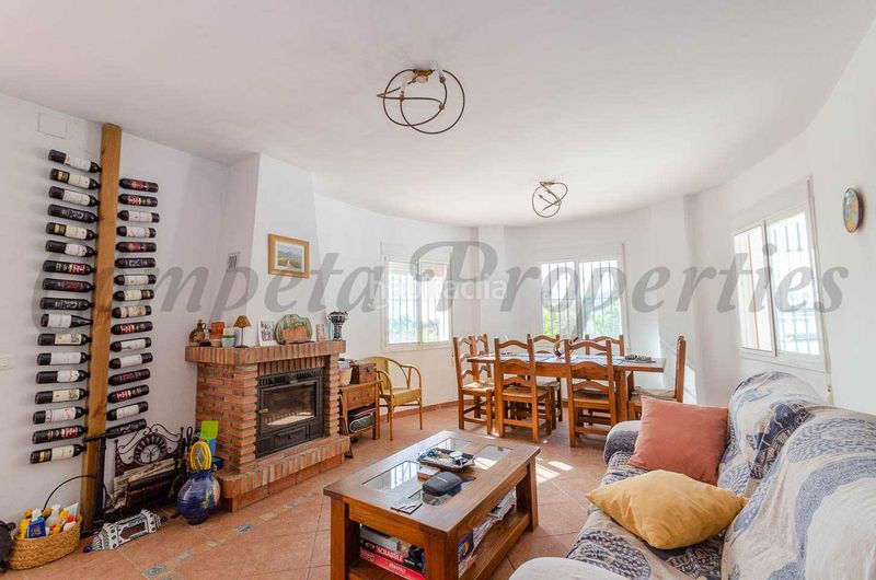 Foto f0d5294a-58cb-4b19-8915-a1e2f1a9ad2f. Xalet amb xemeneia calefacció piscina a Cómpeta