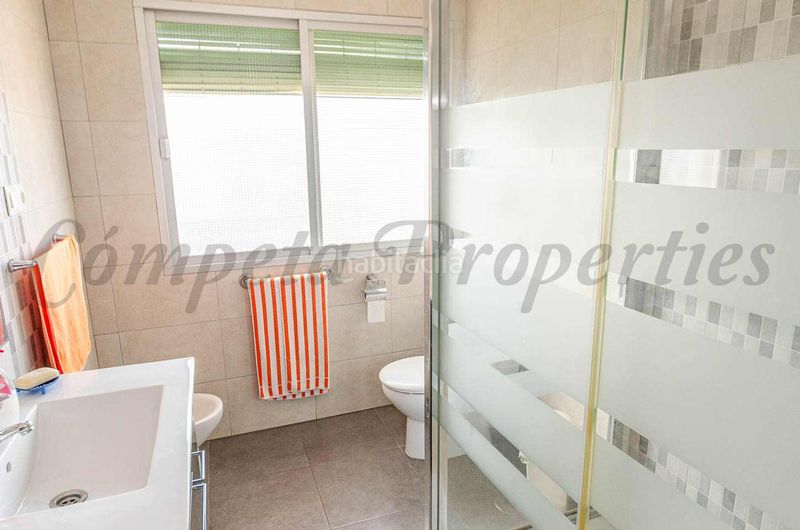 Foto 03319d4b-5d76-4e3b-8410-cc927ece1e48. Casa amb xemeneia aparcament a Cómpeta