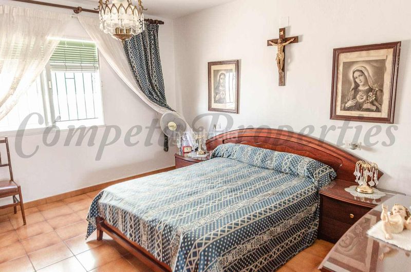 Foto 27b20a42-e7c2-4217-bf24-9294eaf08497. Casa amb xemeneia aparcament a Cómpeta