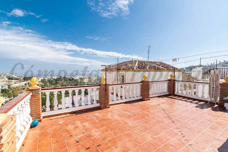 Foto f3e56438-b8d1-47d4-92cc-b664a8d07ac6. Casa adossada a Torrox pueblo Torrox