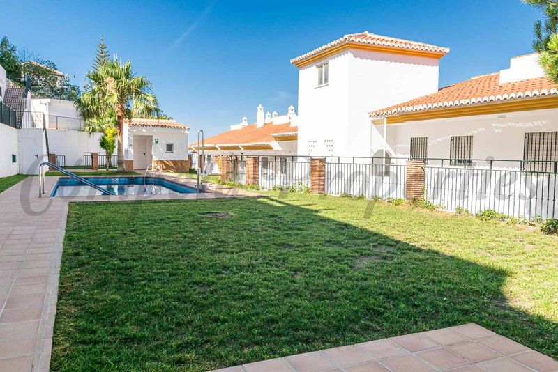 Foto a328da40-f523-4fd7-b13c-3156e3254bd9. Pis amb aparcament piscina a Cómpeta