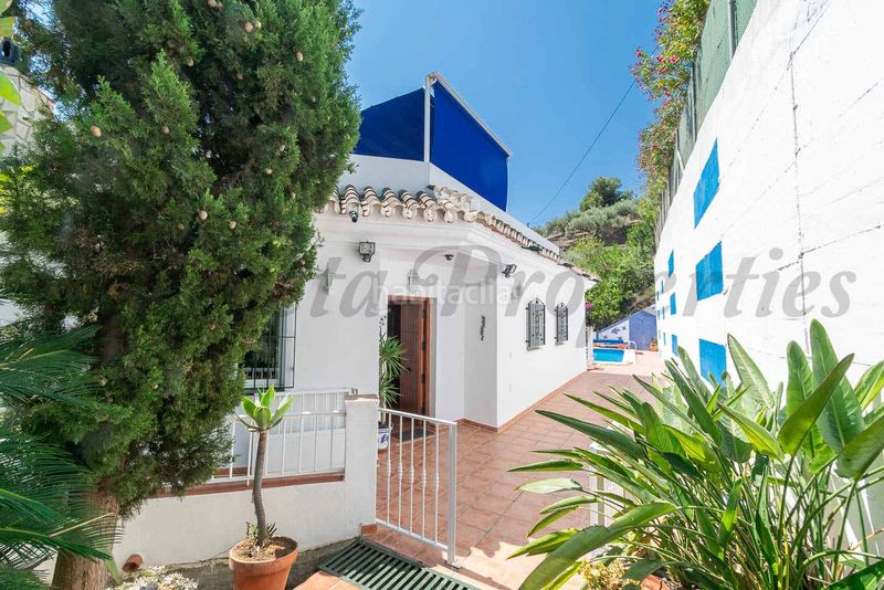Foto 1399572f-9108-45ab-8a18-c1463209392f. Chalet avec cheminée parking piscine dans Torrox pueblo Torrox