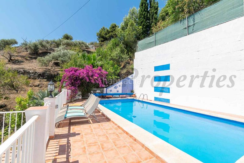 Foto 55bbc4da-6a67-456f-b613-777aecdb7ac3. Chalet avec cheminée parking piscine dans Torrox pueblo Torrox