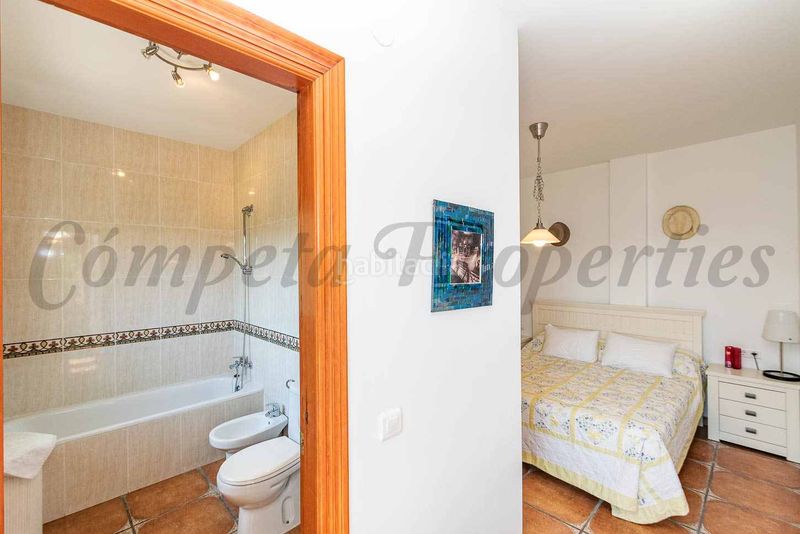 Foto 58a154a1-be29-450a-96b8-6a1e40c7c519. Chalet avec cheminée parking piscine dans Torrox pueblo Torrox