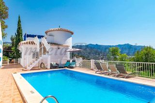 Chalet in Torrox Pueblo. Impresionante chalet con increibles vistas en torrox